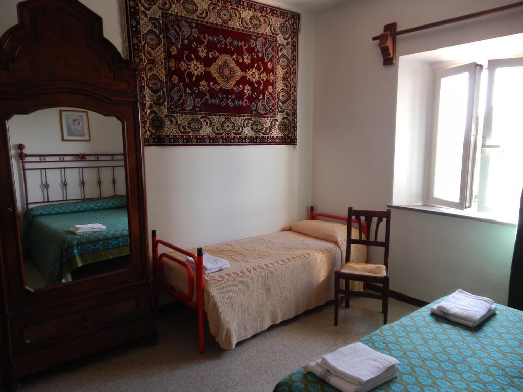 Residence Il Colle Collestrada Phòng bức ảnh